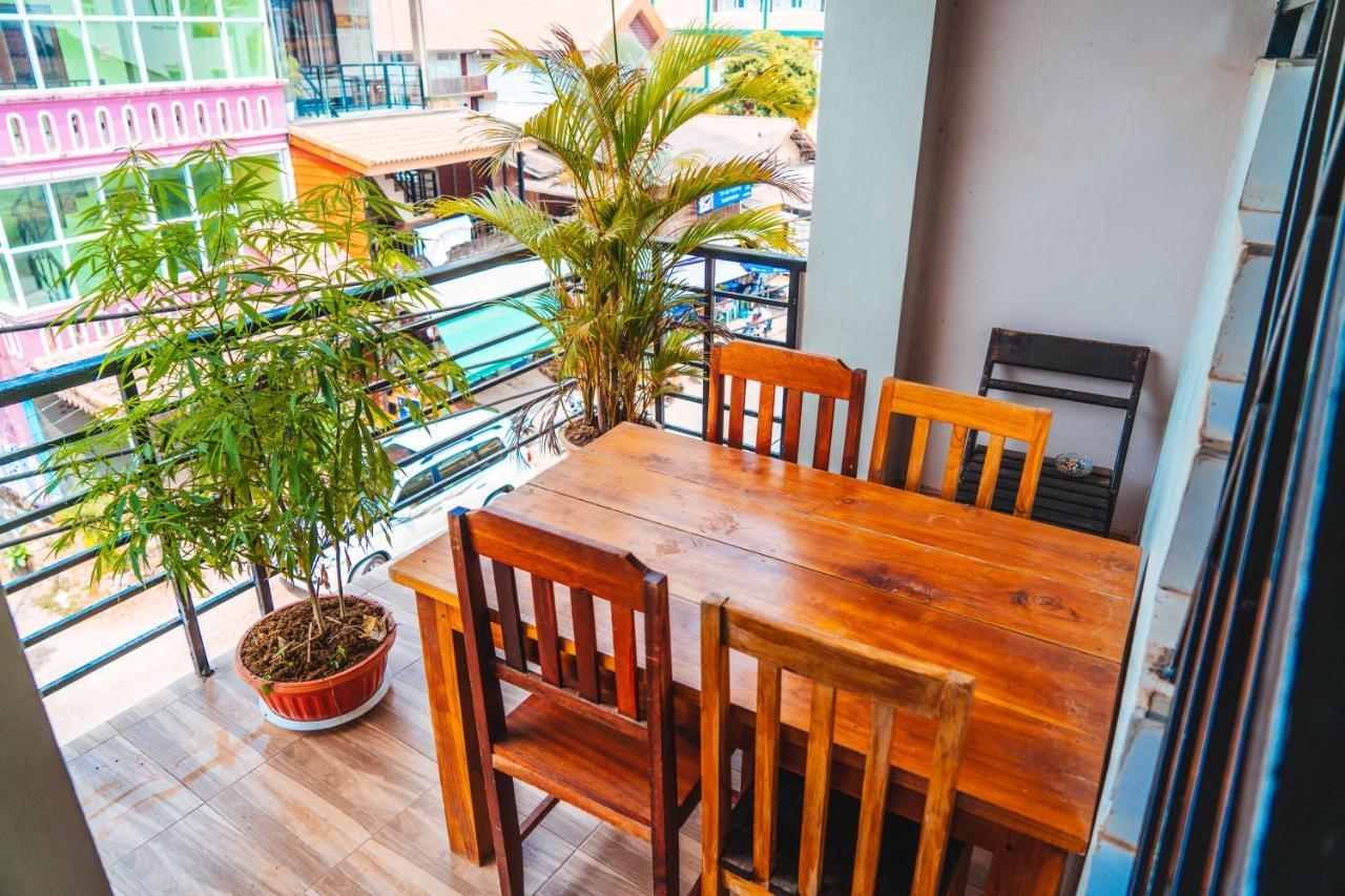 Vang Vieng Sunset Guesthouse & Restaurant Exterior foto