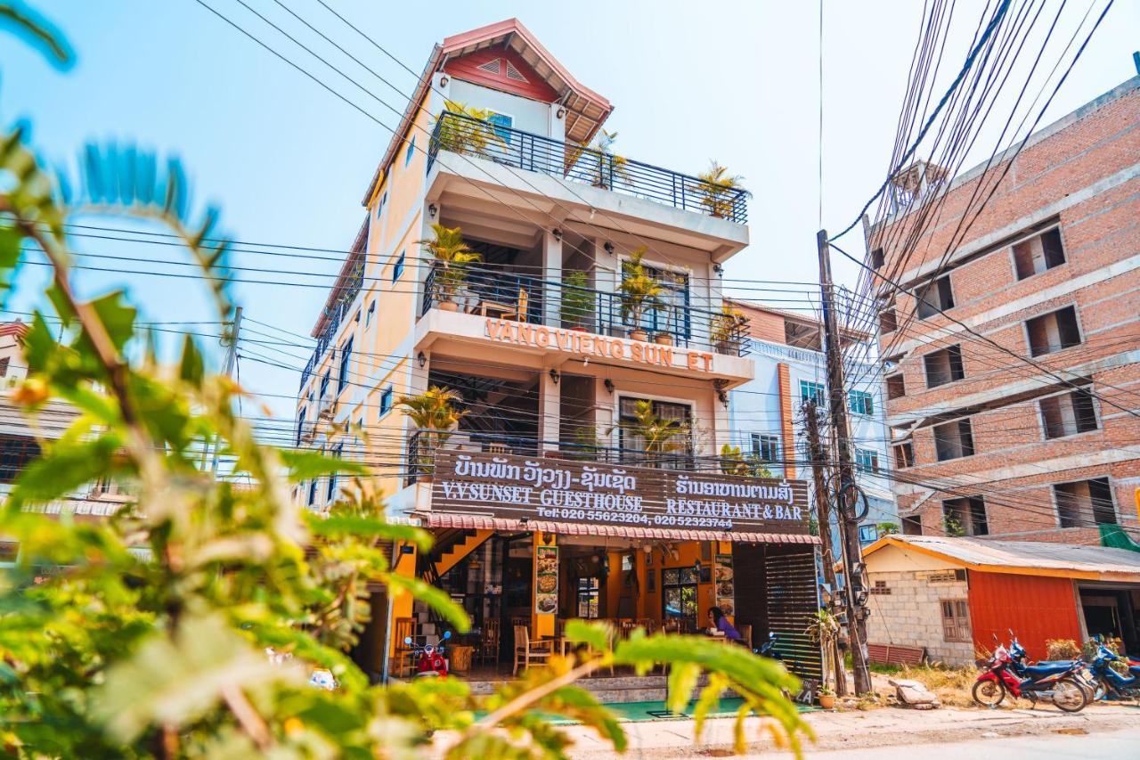 Vang Vieng Sunset Guesthouse & Restaurant Exterior foto